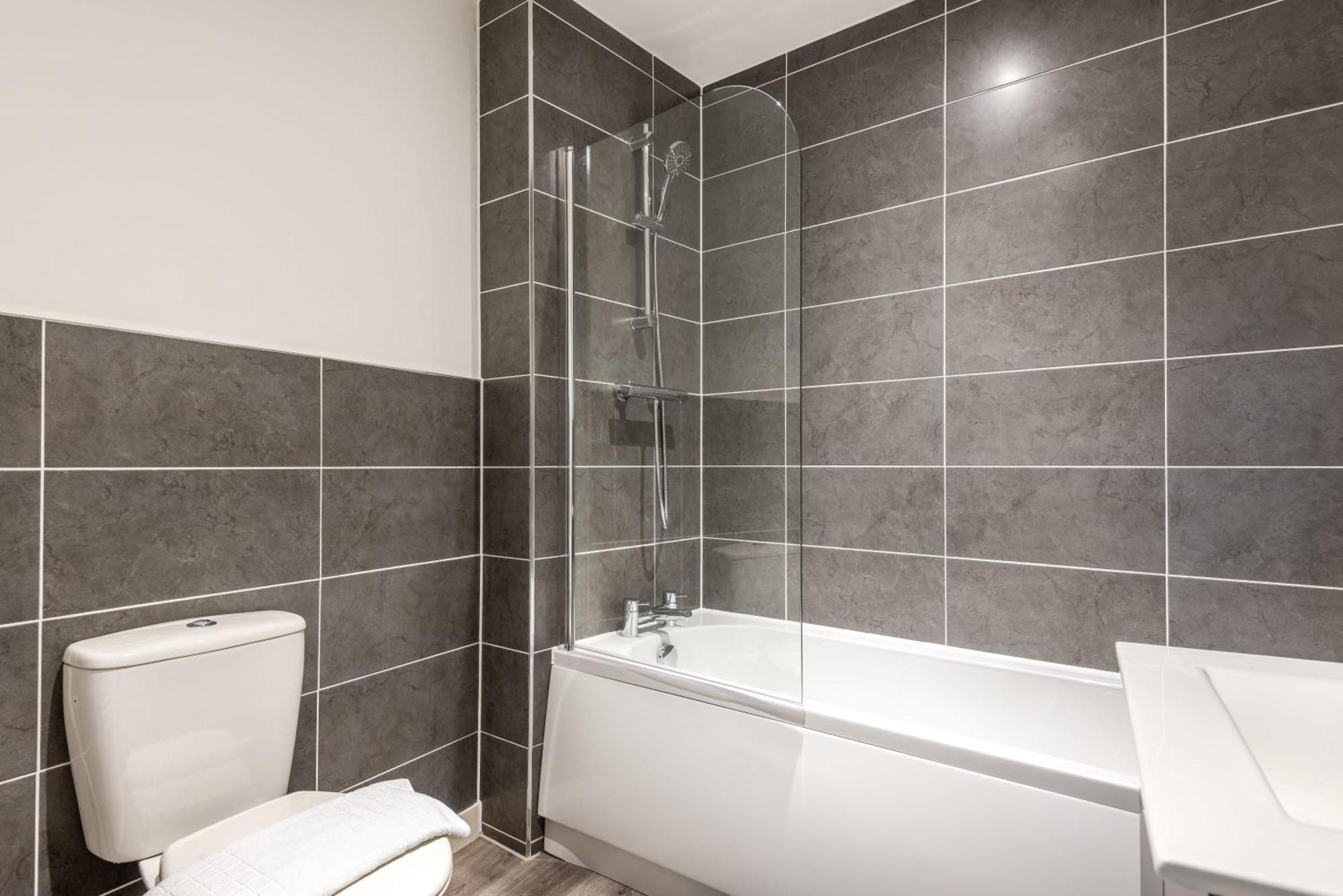 Lovely 1 Bedroom Apartment In Central Rotherham Esterno foto
